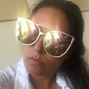 Trendy mirror sunglasses 🕶